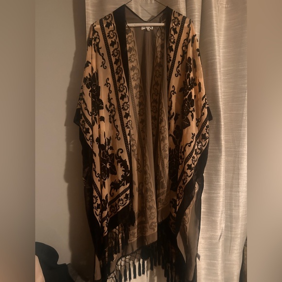 Velvet Burnout Fringe Kimono. Bohemian - Picture 3 of 13